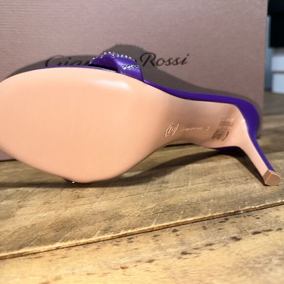 Gianvito Rossi "Bijoux" Sandals - Picture 4 of 7